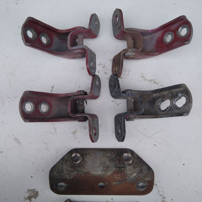 Дверные петли от Toyota Carina E