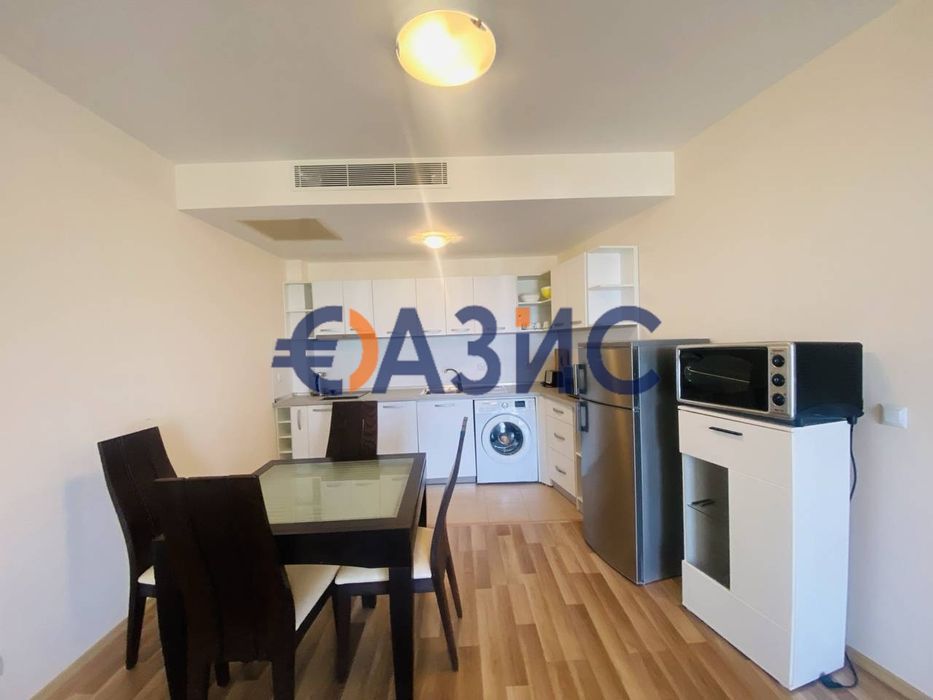 Продава се Тристаен апартамент в к.к. Слънчев бряг - 171 кв.м за 760 €/кв.м - Снимка #2