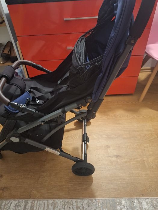 Vând cărucior tip troller transport avion, preț fix