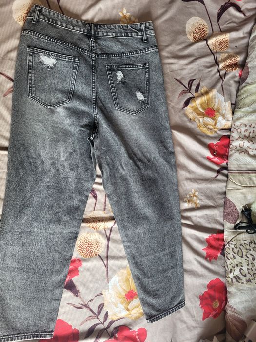 Blugi frumoși calitate bună