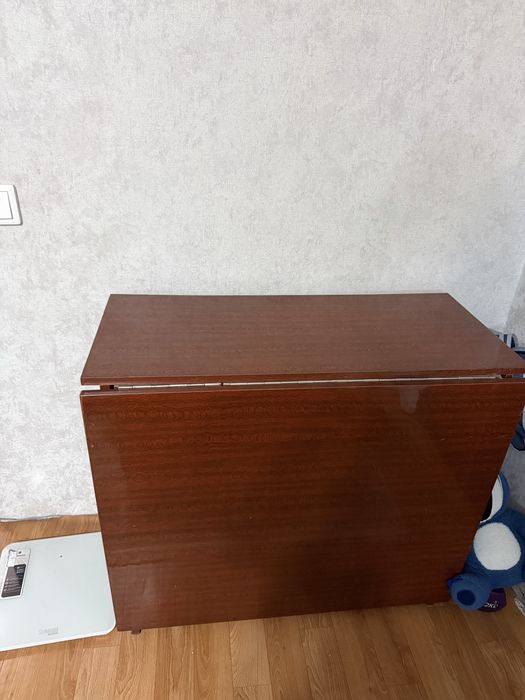 Продам стол книжка
