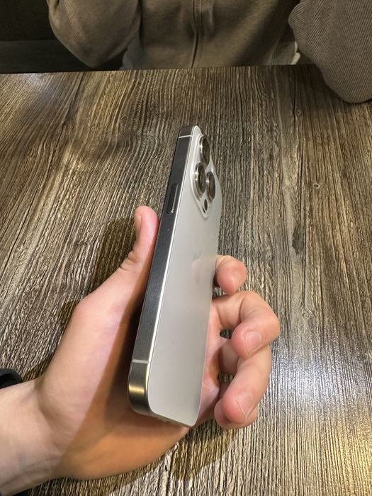 Срочно Продам iPhone 15 pro (Айфон 15 про).