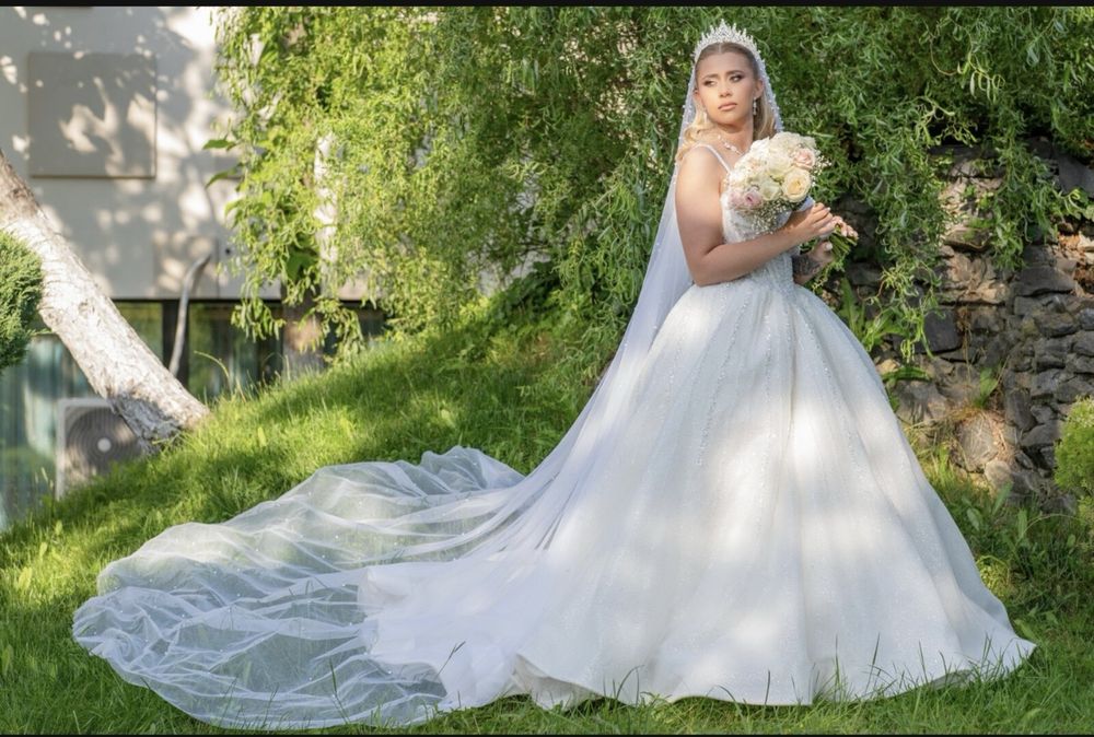 Vand rochie de mireasa