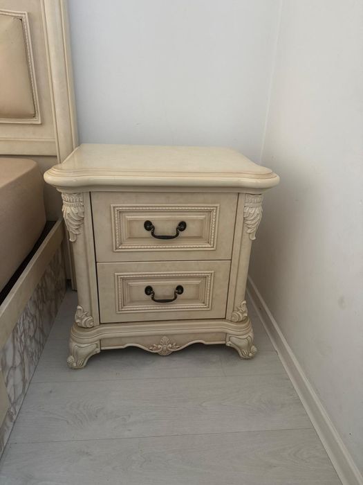 Mobilier de dormitor,lemn masiv