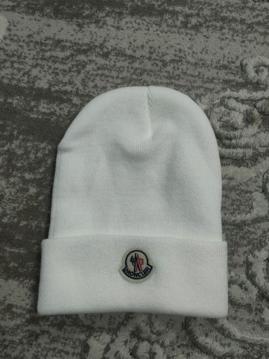 Уже в наличии Шапка Moncler — 2790 ₸
