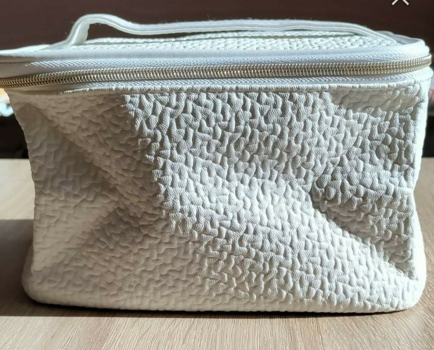 Козметична чантичка