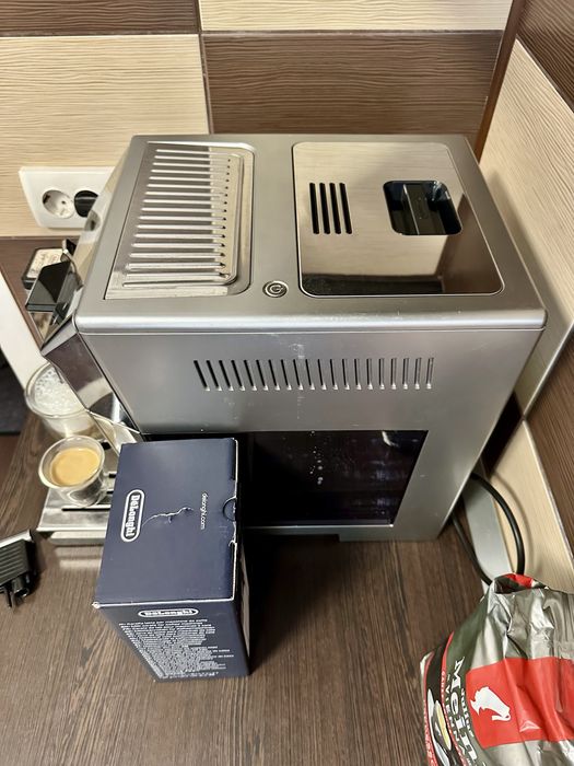 DeLonghi  Pima Donna  Class  espressor expresor cafea cappccino latte macchiato  19 bar wifi aplicatie