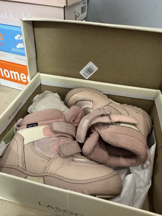 Сандали и Ботуши , и маратонки за момиче