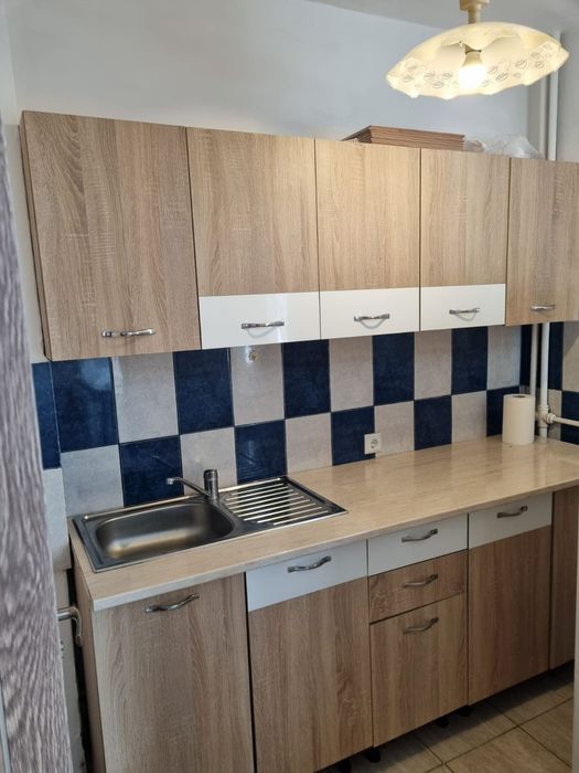 Dau în chirie garsoniera, str. Aluminei, Oradea