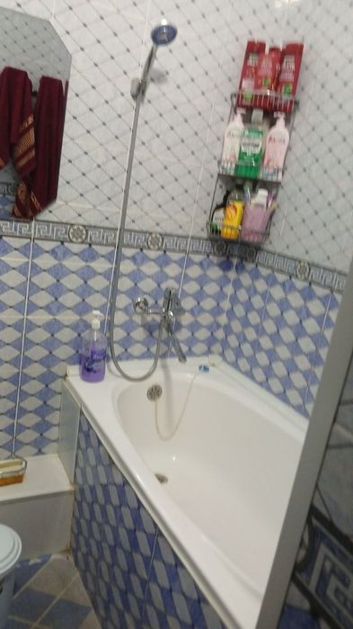 ПРОДАЁТСЯ 1 комн. кв. на 1  этаже, кирпич, с огородом, Шарк базарчик