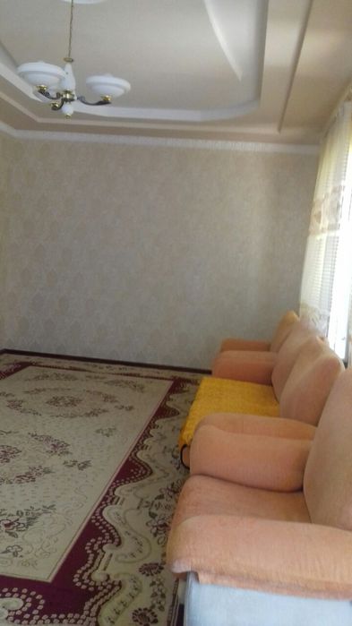 Зангиатинский район эркин махалля  8 сот 4 комн