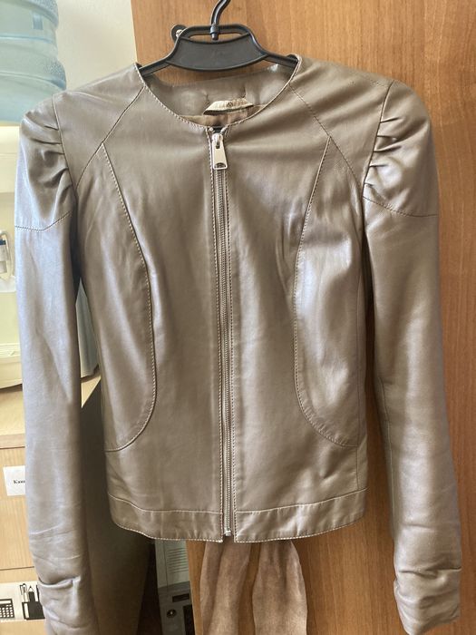 Кожаная куртка женская