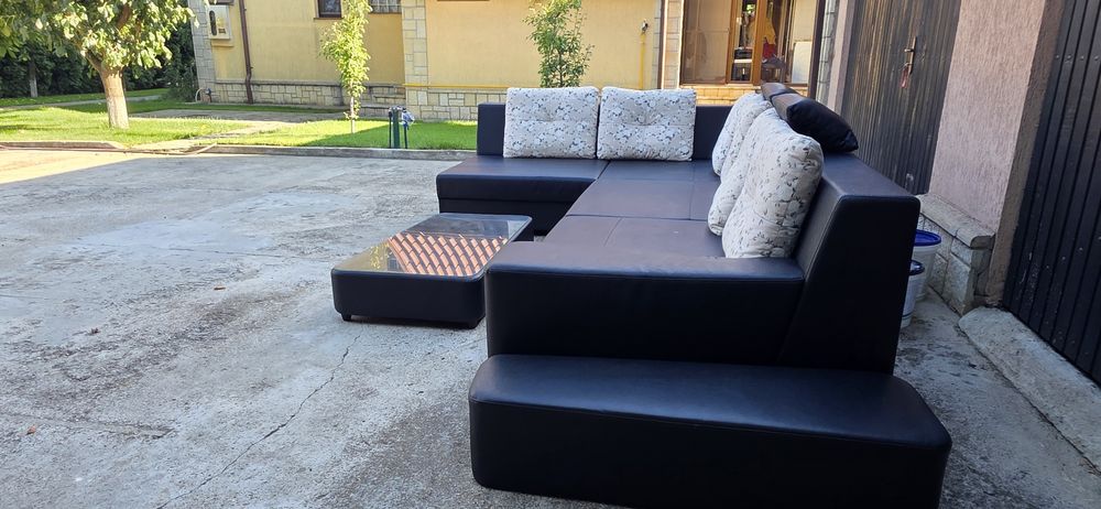 Coltar living , modular, foarte confortabil + masuta
