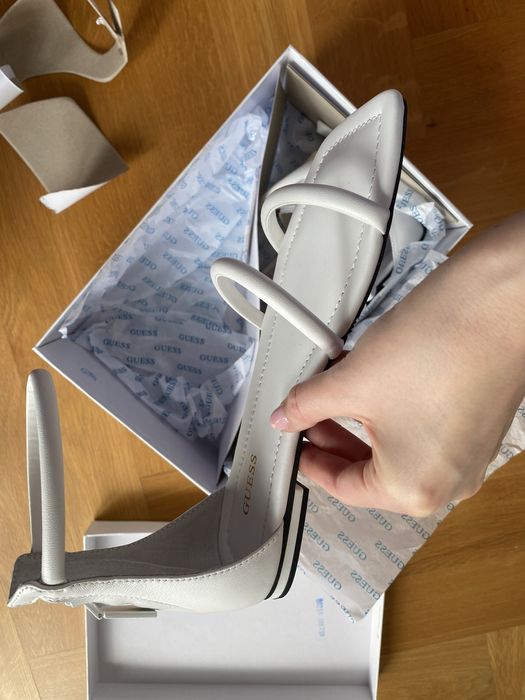 Сандали Guess, чисто нови