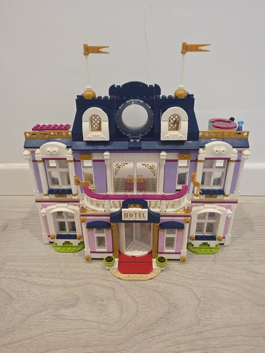 Lego friends Heartlake Grand Hotel