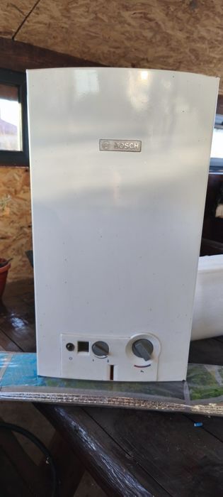 Instant apa calda Bosch gaz natural sau gpl