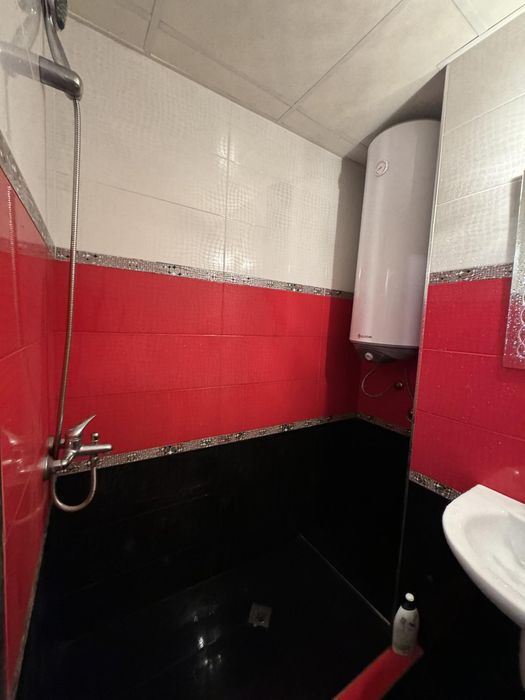 Продава се Тристаен апартамент в Бургас, Възраждане - 100 кв.м за 1800 €/кв.м - Снимка #10