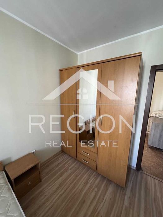 Тристаен полуобзаведен апартамент-Левски