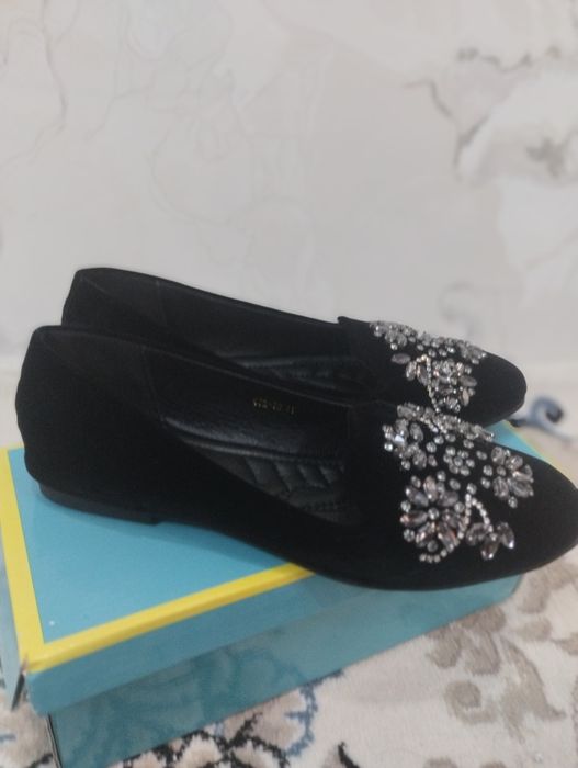 Toshli Gullar Bezakli Mokasina / Boshmaq (Malianna)