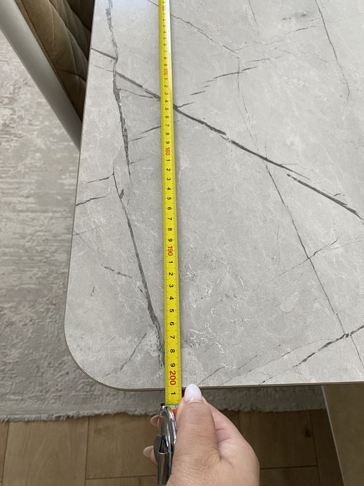 продам стол+стулья для кухни