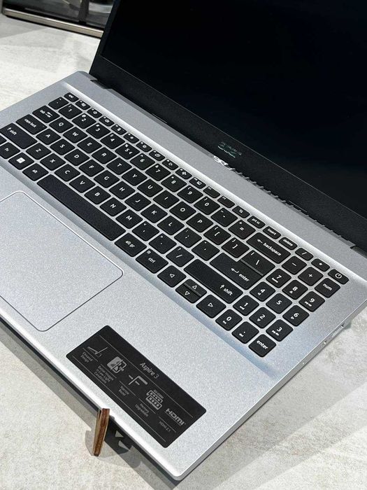 Acer Aspire 3 Intel i5-1235U DDR4 8GB SSD Nvme 256GB 15'6 FHD