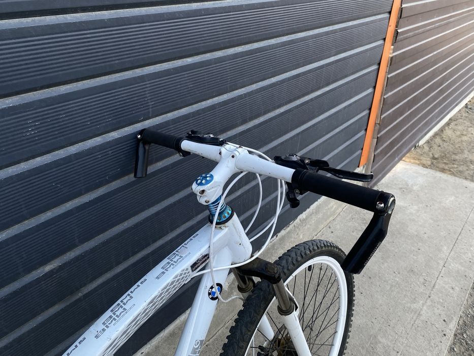 Велосипед BMW белый