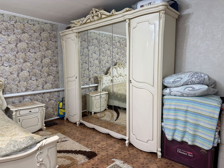Спальный гарнитур