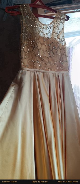 Продам платье  в пол