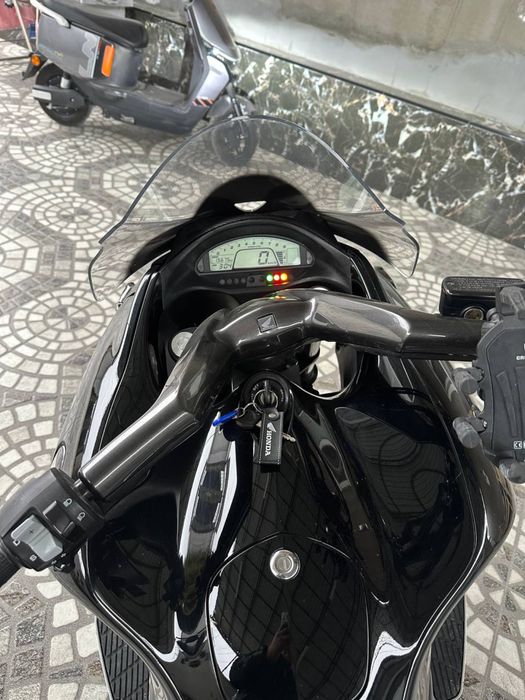 Honda DN-01 единственный в Узбекистане