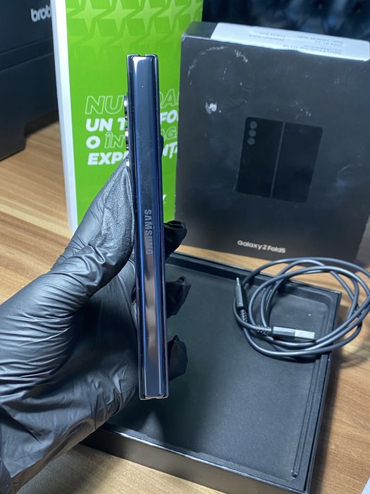 Samsung Galaxy Z Fold5 • 512 GB • Phantom Black