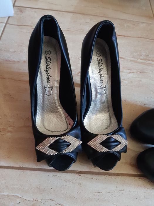 Pantofi noi mărimea 37