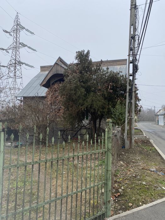 Vand casa si anexe