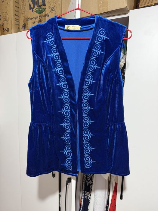 Көйлек жилеткасымен