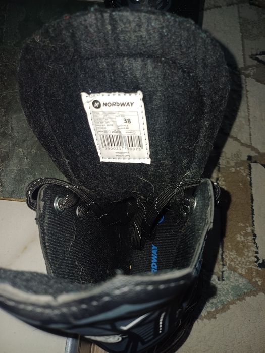 Продам коньки  38 размера