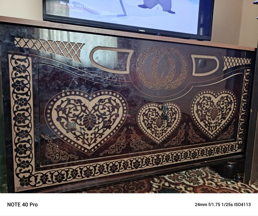 Mebelni sandiq sotiladi