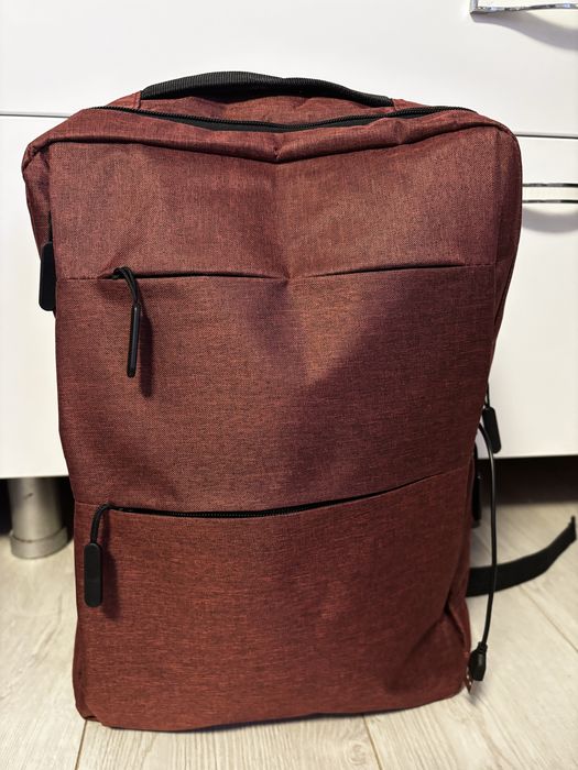Rucsac cu port usb
