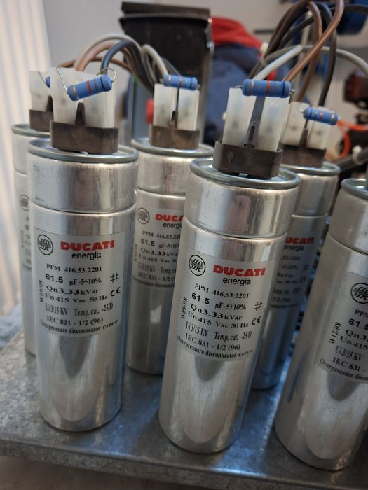 Compensarea Energie Reactiva Baterie Condesatoare Automata Ducati