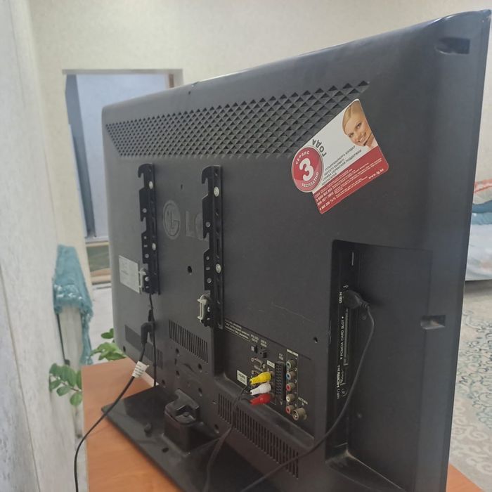 телевизор LG 81 см