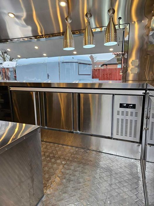 Търговски каравани, food truck, фууд трейлър 4.8M