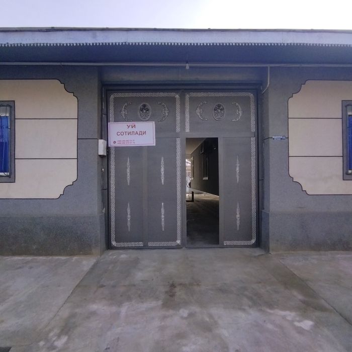 Катта ва чиройли ховли сотилади