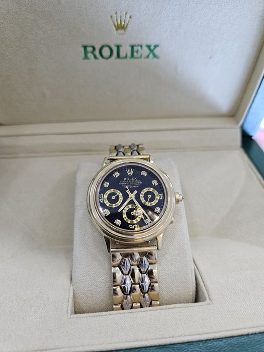 Золотые часы ролекс  с браслетом 585 пробы
Унисекс модель
В среднем ди