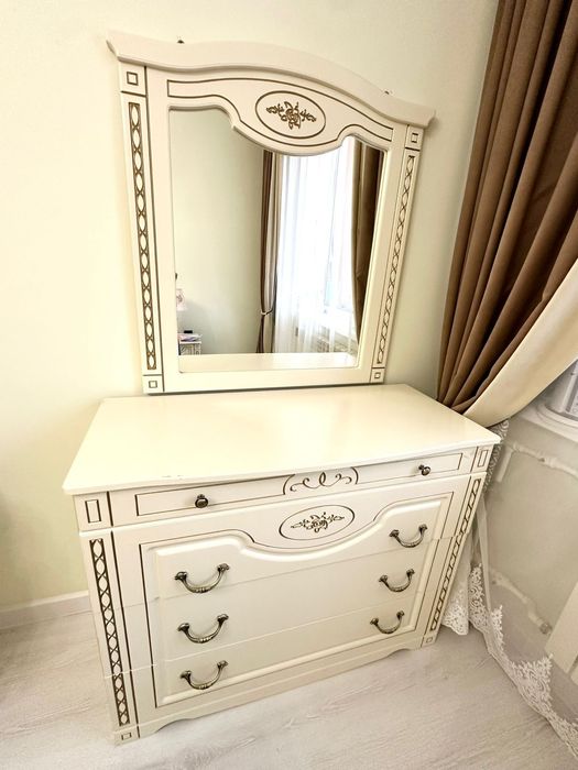 Продам спальный гарнитур