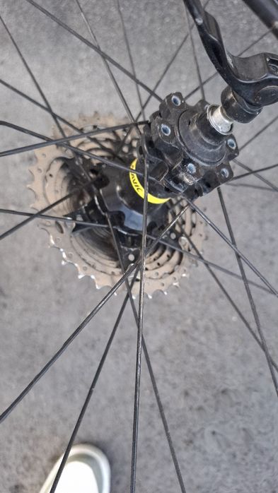 Roată spate CROSSMAX 29" MTB – Butuc Mavic (SE VINDE PENTRU BUTUC / piese). Inelul(Janta) are fisură!