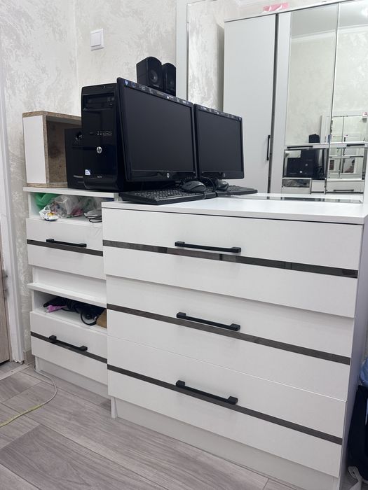 Продам спальный гарнитур