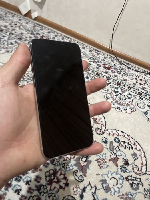 Продам айфон х .