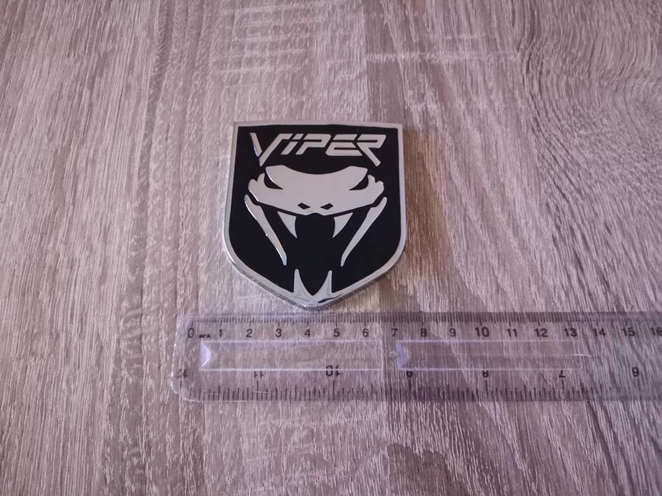 черна емблема Dodge Viper