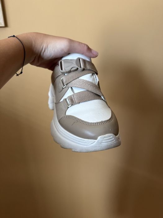 Дански маратонки Reserved