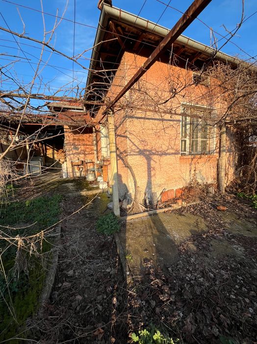 Продава се Къща в с. Гостиня, Област Ловеч - 95 кв.м за 237 €/кв.м - Снимка #2