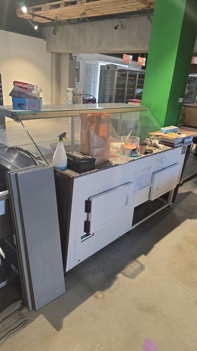 Lichidare stoc vitrine frigorifice magazin inchis