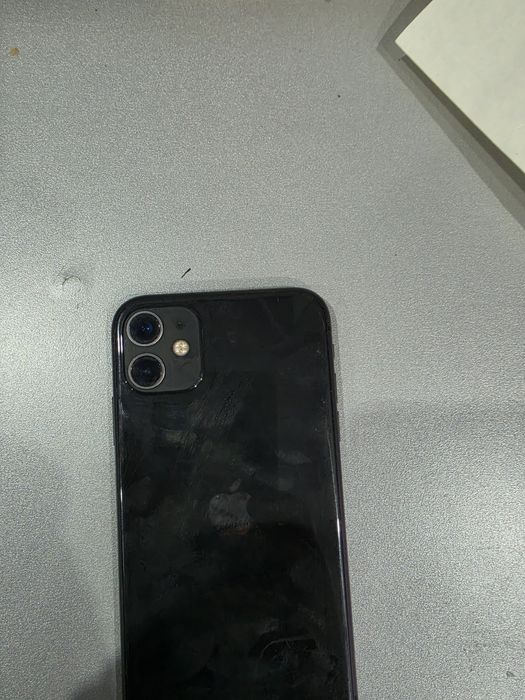 IPhone 11 на 64гигобайта